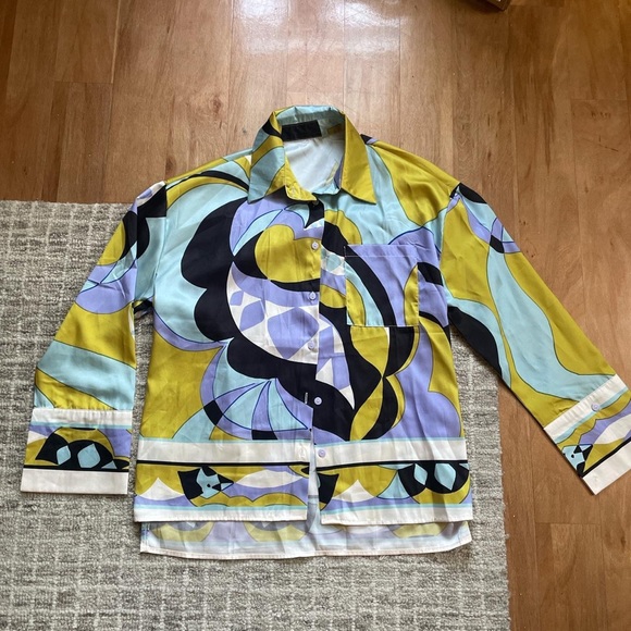 Multi color print flowy button down collared blouse - Picture 2 of 4